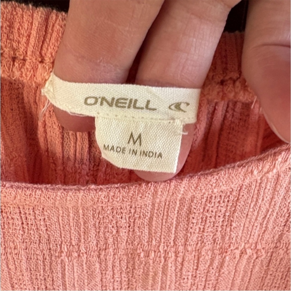 NWOT O'Neill Janette Top Coral Haze Size
Medium Retail $50.00 - Picture 9 of 9